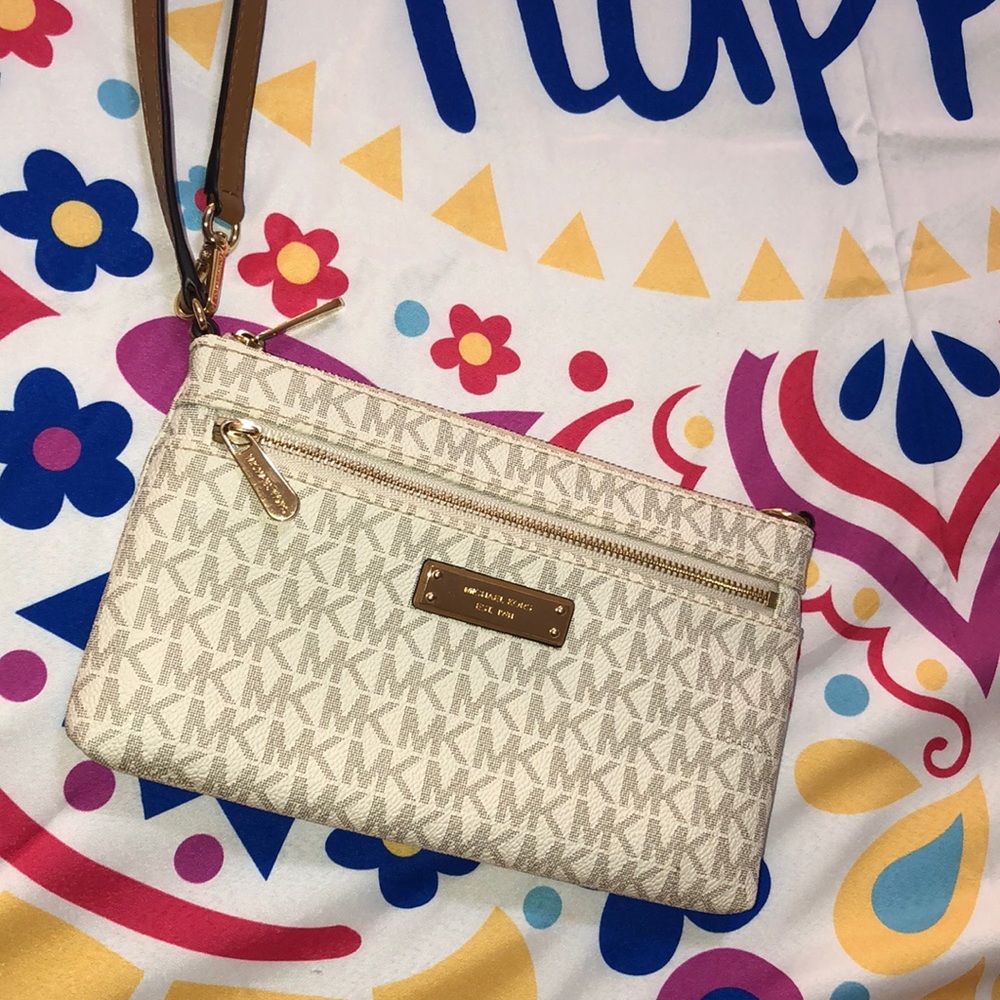 Michael Kors wristlet